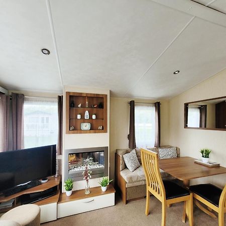 Lakeside Cotswold Holiday Home Cirencester Εξωτερικό φωτογραφία