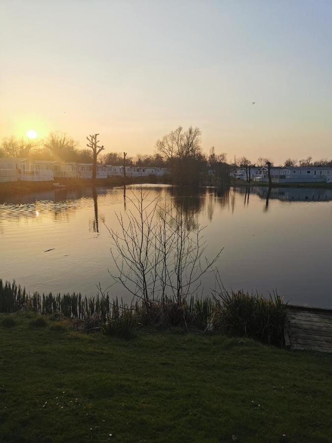 Lakeside Cotswold Holiday Home Cirencester Εξωτερικό φωτογραφία