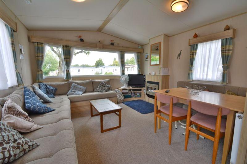 Lakeside Cotswold Holiday Home Cirencester Εξωτερικό φωτογραφία