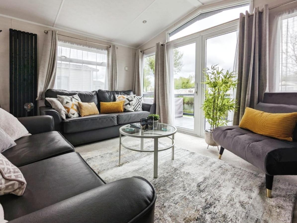 Lakeside Cotswold Holiday Home Cirencester Εξωτερικό φωτογραφία