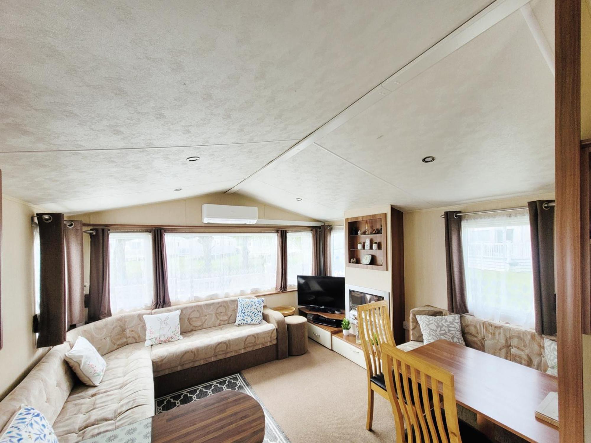 Lakeside Cotswold Holiday Home Cirencester Εξωτερικό φωτογραφία