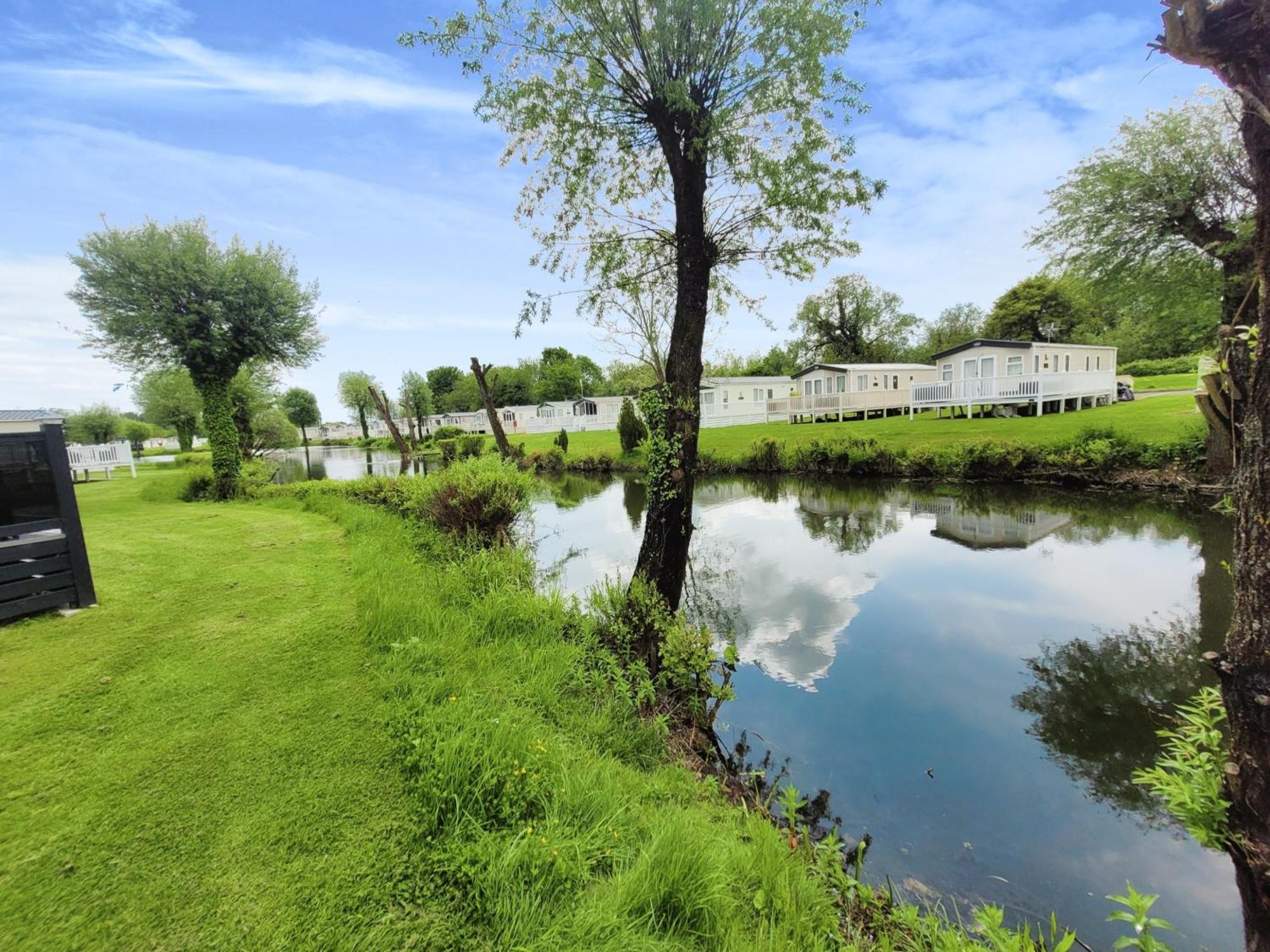 Lakeside Cotswold Holiday Home Cirencester Εξωτερικό φωτογραφία