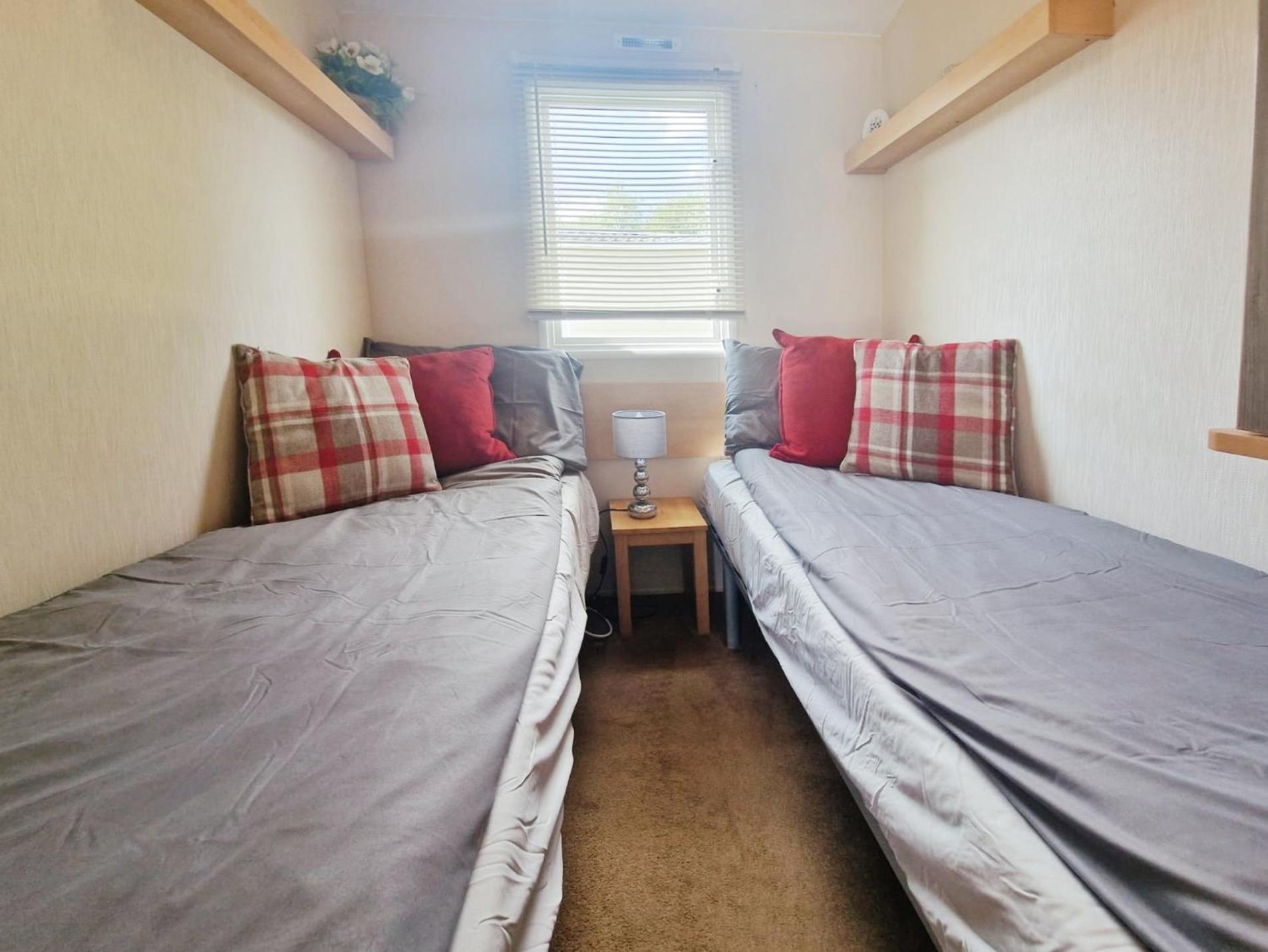 Lakeside Cotswold Holiday Home Cirencester Εξωτερικό φωτογραφία